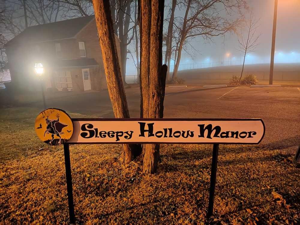 Sleepy Hollow Manor 2*