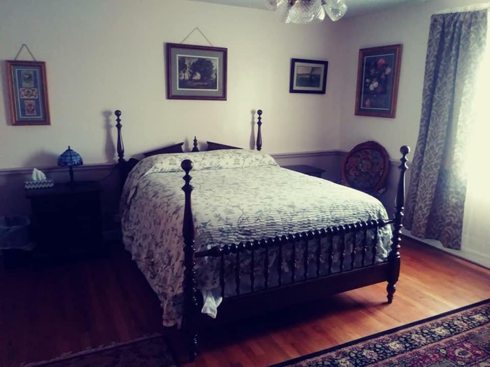 Sleepy Hollow Manor Inn