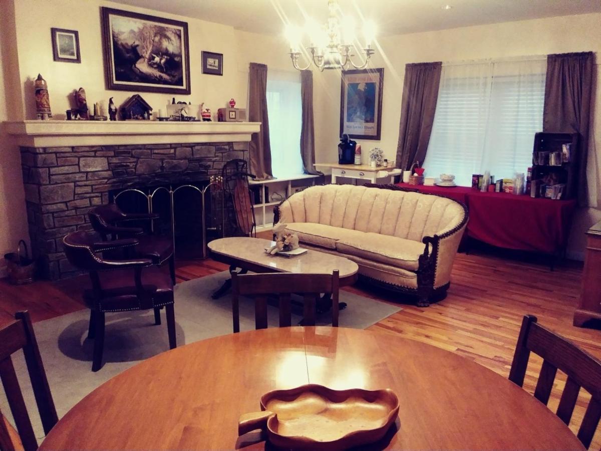 Sleepy Hollow Manor 2*